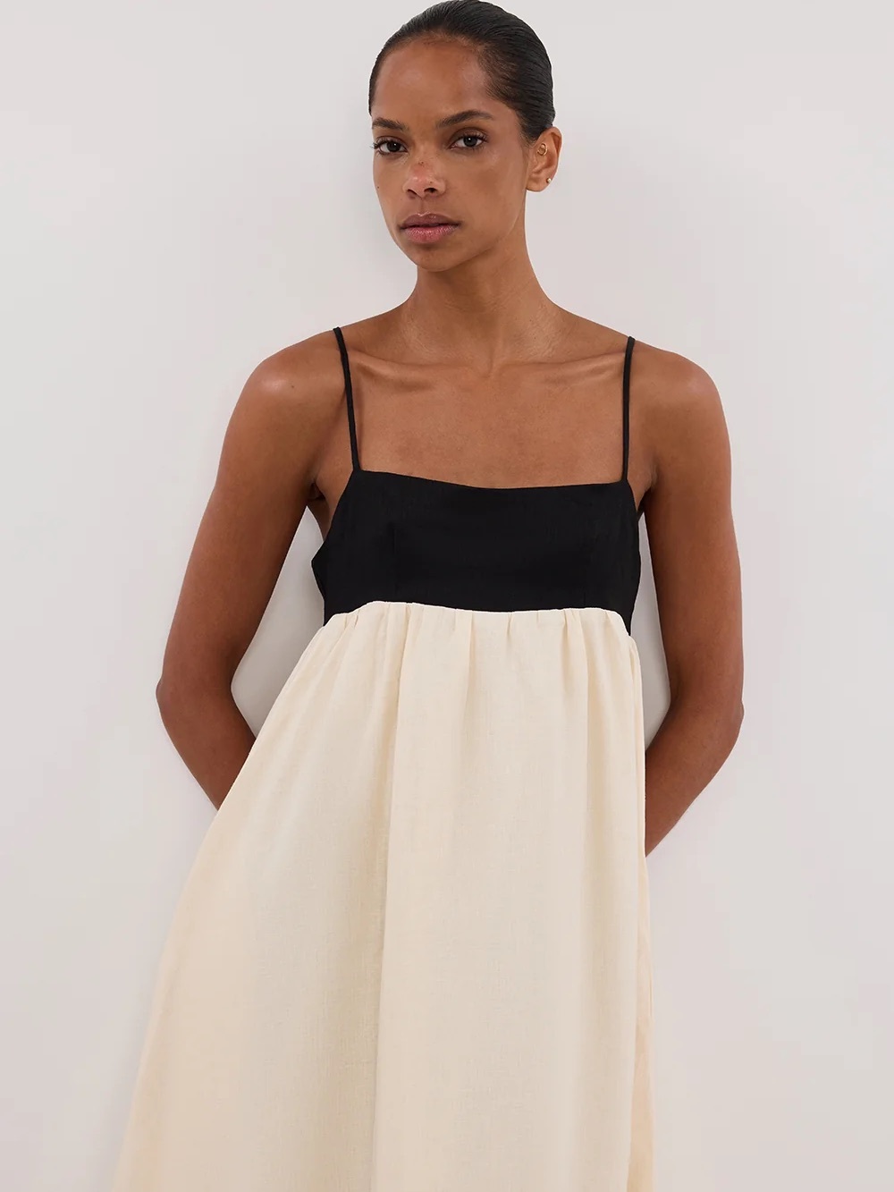 Dish Elena Linen Maxi Dress - Picture 2 of 4